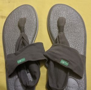 Sanuk slippers or yoga sandal size 8